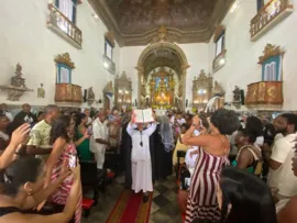 RELIGIOSIDADE E NÁUTICA ATRAEM TURISTAS À BAHIA