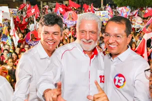 MULTIDÃO PARTICIPA DE COMÍCIO DE TITO E SENADOR JAQUES WAGNER NO RESIDENCIAL SÃO FRANCISCO