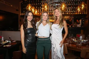 CONFRARIA DAS PROTAGONISTAS THE LATVIAN RECEBE A ESPECIALISTA EM COMUNICAÇÃO LUCIANA FIALHO