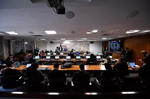 AVANÇA PROJETO QUE IGUALA DIREITOS DE GEÓLOGOS E ENGENHEIROS GEÓLOGOS