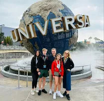 ANGÉLICA E HUCK CURTEM COM OS FILHOS E 'NORA' EM PARQUE DE ORLANDO