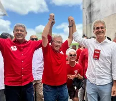 DEPUTADO ROBINSON ALMEIDA CELEBRA VITÓRIA DE CAETANO EM CAMAÇARI E MANDA ACM NETO CHORAR NO PÉ DO CABOCLO