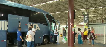 EMPRESA DE ÔNIBUS OFERECE MAIS DE 80 VAGAS PARA MOTORISTAS E AGENTES DE VENDAS NA BAHIA