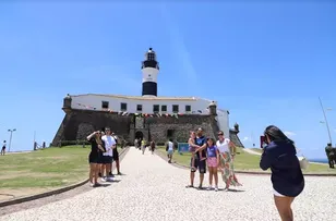 16 MILHÕES DE TURISTAS DEVEM PASSAR PELA BAHIA EM 2024 COM SALVADOR, PORTO SEGURO E MORRO DE SÃO PAULO COMO PRINCIPAIS DESTINOS