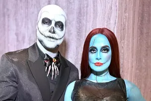 THIAGUINHO E CAROL PEIXINHO DESLUMBRAR COM FANTASIA ELABORADA