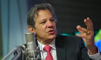 “O MUNDO ESTÁ MUITO MAIS CONSERVADOR E DISTÓPICO”, DIZ HADDAD SOBRE ELEIÇÕES