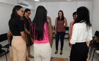 GRUPO TERAPÊUTICO LEVA CUIDADOS DE SAÚDE MENTAL PARA TRABALHADORAS DA REDE DE ENSINO