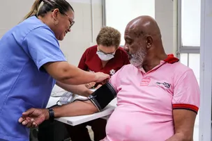CAMPANHA DO NOVEMBRO AZUL NA REDE MUNICIPAL DE SAÚDE CONSCIENTIZA POPULAÇÃO MASCULINA