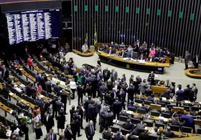 DEZOITO DEPUTADOS DA BAHIA ASSINAM PROPOSTA PARA EXTINGUIR A ESCALA 6X1; SAIBA MAIS