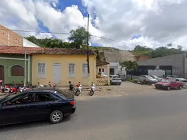 MORADORES DENUNCIAM INVASÃO DE TERRENOS DE USO PÚBLICO EM JAGUAQUARA PARA FINS COMERCIAIS E DE ESTACIONAMENTO