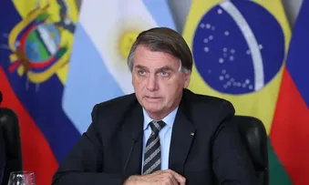 BOLSONARO SE REÚNE COM DEFESA PARA DISCUTIR SOBRE INQUÉRITO