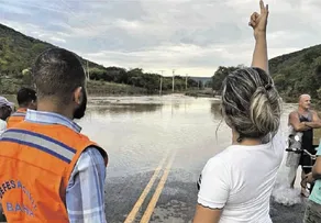 CHUVAS CAUSAM ESTRAGOS EM DEZENAS DE MUNICÍPIOS BAIANOS