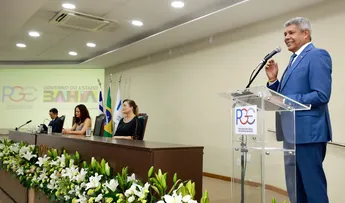 ESTADO DA BAHIA PROMOVE DEZ PROCURADORES EM CERIMÔNIA NA PGE