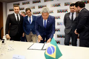 JERÔNIMO RODRIGUES ASSINA PROTOCOLO PARA MODERNIZAÇÃO E AMPLIAÇÃO DE FÁBRICA ESPECIALIZADA EM PRODUTOS DE HIGIENE EM CAMAÇARI