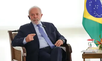 “MUNDO É CONSERVADOR”, DISPARA LULA EM EVENTO