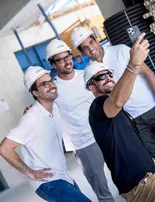 CAUÃ REYMOND VISITA OBRA DE EMPREENDIMENTO EM SALVADOR E SURPREENDE PESSOAS QUE COMPRARAM O IMÓVEL