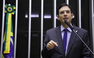 LEO PRATES PEDE URGÊNCIA PARA VOTAÇÃO DE PROJETO QUE INDENIZA PACIENTES COM MICROCEFALIA OU SÍNDROME DE GUILLAIN-BARRÉ