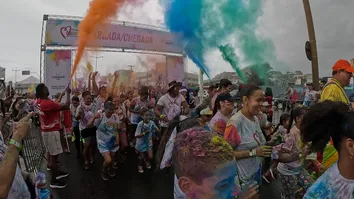 CORRIDA COLORIDA DO MARTAGÃO LEVA 3,3 MIL PESSOAS À ORLA DE SALVADOR