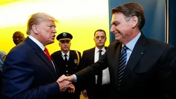 BOLSONARO DEVE SER CONVIDADO PARA A POSSE DE TRUMP, MAS DECISÃO SERÁ DE MORAES