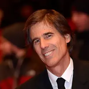 DIRETOR DO FILME " AINDA ESTOU AQUI " É UM DOS HOMENS MAIS RICOS DO MUNDO. VEJA COMO.