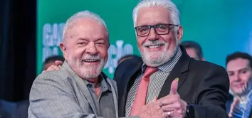 WAGNER EXPLICA AUSÊNCIA DE LULA NO 2 DE JULHO; VEJA