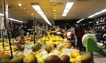 CEIA DE NATAL FICA 10% MAIS CARA NESTE ANO, CALCULA FECOMERCIO