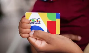 CAIXA PAGA BOLSA FAMÍLIA A BENEFICIÁRIOS COM NIS DE FINAL 8