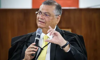 FLÁVIO DINO NEGA LIBERAÇÃO DE EMENDAS PARLAMENTARES SUSPENSAS