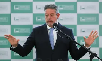 ARTHUR LIRA PEDE REQUERIMENTO DE URGÊNCIA EM DOIS PROJETOS DO GOVERNO
