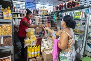 FEIRAS E MERCADOS MUNICIPAIS DE SALVADOR SE DESTACAM NA COMERCIALIZAÇÃO DE PRODUTOS PARA A CEIA NATALINA