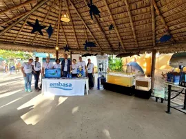 EMBASA LEVA ATENDIMENTO E INFORMAÇÃO PARA MORADORES E VISITANTES DE PRAIA DO FORTE