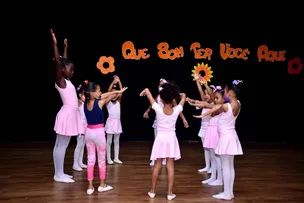 SUBÚRBIO 360 APRESENTA ESPETÁCULO GRATUITO E INCLUSIVO COM MAIS DE 300 BAILARINOS NO PALCO