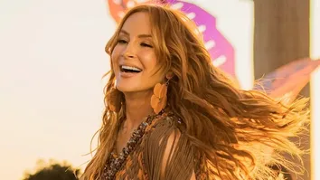 SÁBADO: CLAUDIA LEITTE FAZ ENSAIO DE VERÃO NO CANDYALL GHETTO SQUARE
