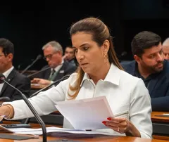 DEPUTADA CONVIDA MINISTROS HADDAD E FUFUCA PARA AUDIÊNCIA NA COMISSÃO DE ESPORTES
