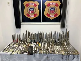 OPERAÇÃO DE INTERVENÇÃO RETIRA CELULARES E OUTROS ILÍCITOS DO CONJUNTO PENAL DE EUNÁPOLIS
