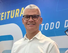 JOSÉ RONALDO ANUNCIA PABLO ROBERTO SECRETÁRIO DE EDUCAÇÃO
