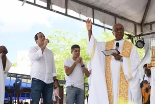 ACM NETO PEDE PAZ E TRANQUILIDADE AOS BAIANOS EM VISITA AO BONFIM NA ÚLTIMA SEXTA DO ANO