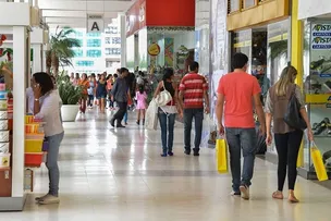 CERCA DE 27% DOS CONSUMIDORES PRETENDEM GASTAR ENTRE R$101 E R$300 NO NATAL