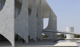 NEGOCIAÇÃO DO GOVERNO SOBRE TARIFAS DOS EUA SÓ ACONTECERÃO APÓS APROXIMAÇÃO DE TRUMP