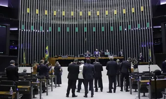 APÓS ATRASO, URGÊNCIA PARA CORTE DE GASTOS SEGUE NA PAUTA DA CÂMARA