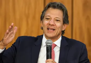 HADDAD CONSIDERA CORRETAS AS INTERVENÇÕES DO BANCO CENTRAL PARA CONTER ALTA DO DÓLAR