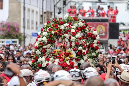 FESTA DE SANTA BÁRBARA REÚNE DEVOTOS NO CENTRO HISTÓRICO DE SALVADOR
