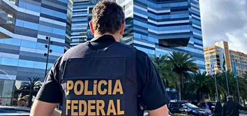 PF INDICIA EX-DIRETORES DA PRF POR TENTAREM IMPEDIR DESLOCAMENTO DE ELEITORES EM 2022