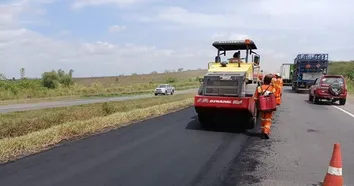 VIABAHIA REALIZA MANUTENÇÕES NO PAVIMENTO DA BR-324 ENTRE 3 E 9 DE FEVEREIRO