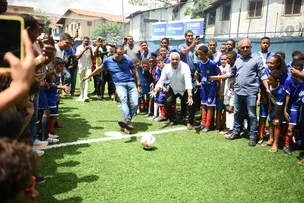 PREFEITURA INAUGURA CAMPO COM GRAMA SINTÉTICA E LANÇA BORA BAHÊA MEU BAIRRO NA CIDADE BAIXA