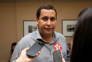 ÉDEN ATRIBUI APOIO DE PREFEITOS DE NETO A JERÔNIMO AO ESTILO DE LIDERANÇA
