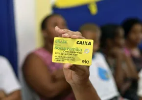 BENEFICIÁRIOS DO BOLSA FAMÍLIA SUPERAM NÚMERO DE TRABALHADORES COM CARTEIRA ASSINADA NA BAHIA