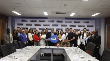 GOVERNADOR RECEBE PREFEITOS DE CANARANA E JAGUARIPE