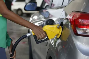 PREÇO DOS COMBUSTÍVEIS CAI MAIS DE 20% NAS REFINARIAS DA PETROBRAS