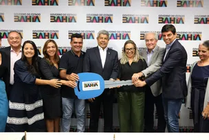 GOVERNO DO ESTADO ENTREGA AMBULÂNCIA E DISCUTE OBRAS E INVESTIMENTOS PARA MUNDO NOVO